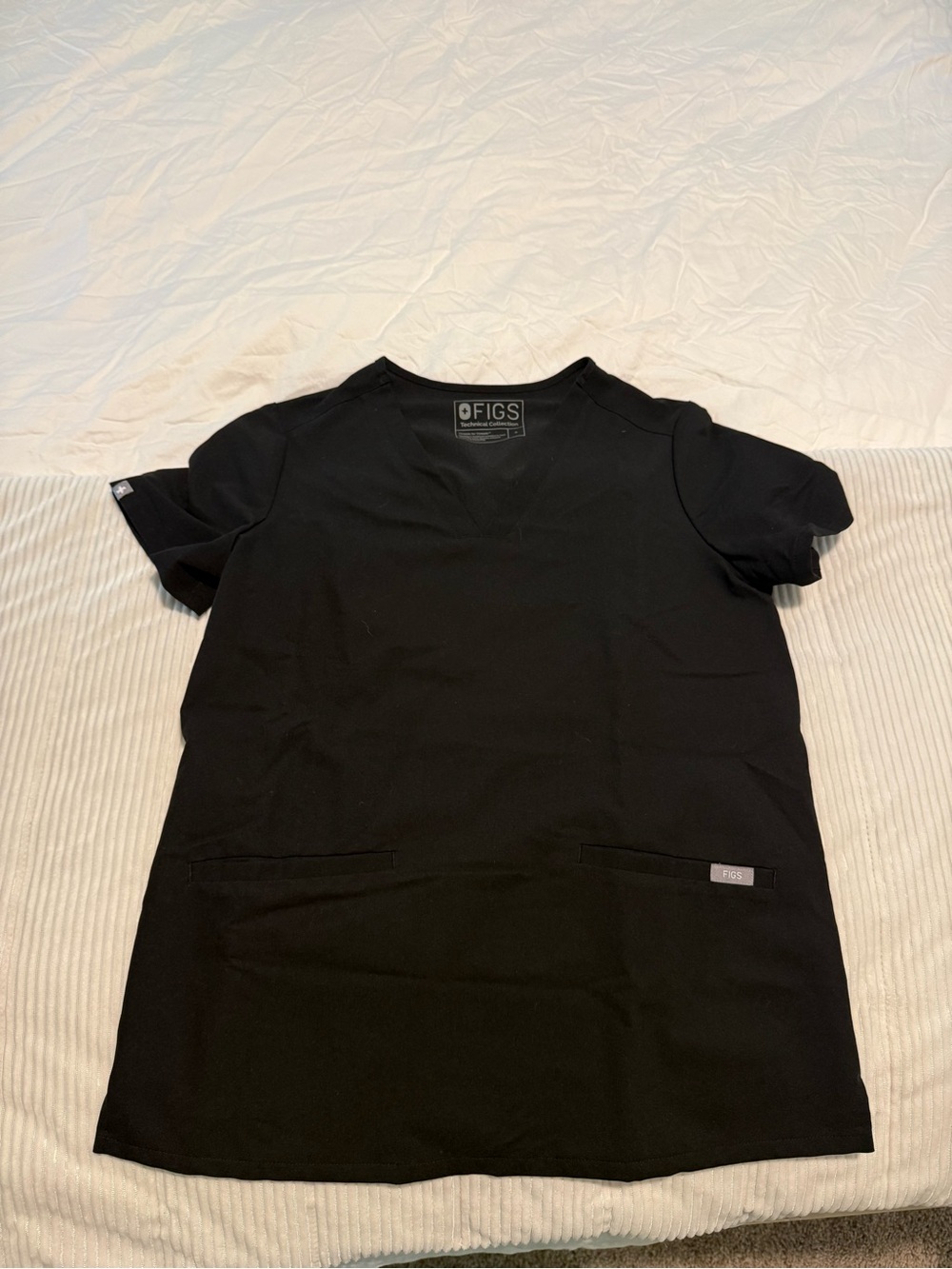 FIGS Black Women's Short-Sleeve Scrub SET - top and bottom